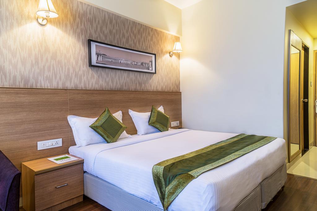 Treebo Premium Grand Emerald Pimpri-Chinchwad Extérieur photo