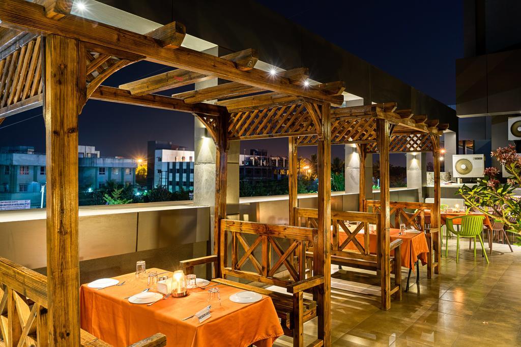 Treebo Premium Grand Emerald Pimpri-Chinchwad Extérieur photo