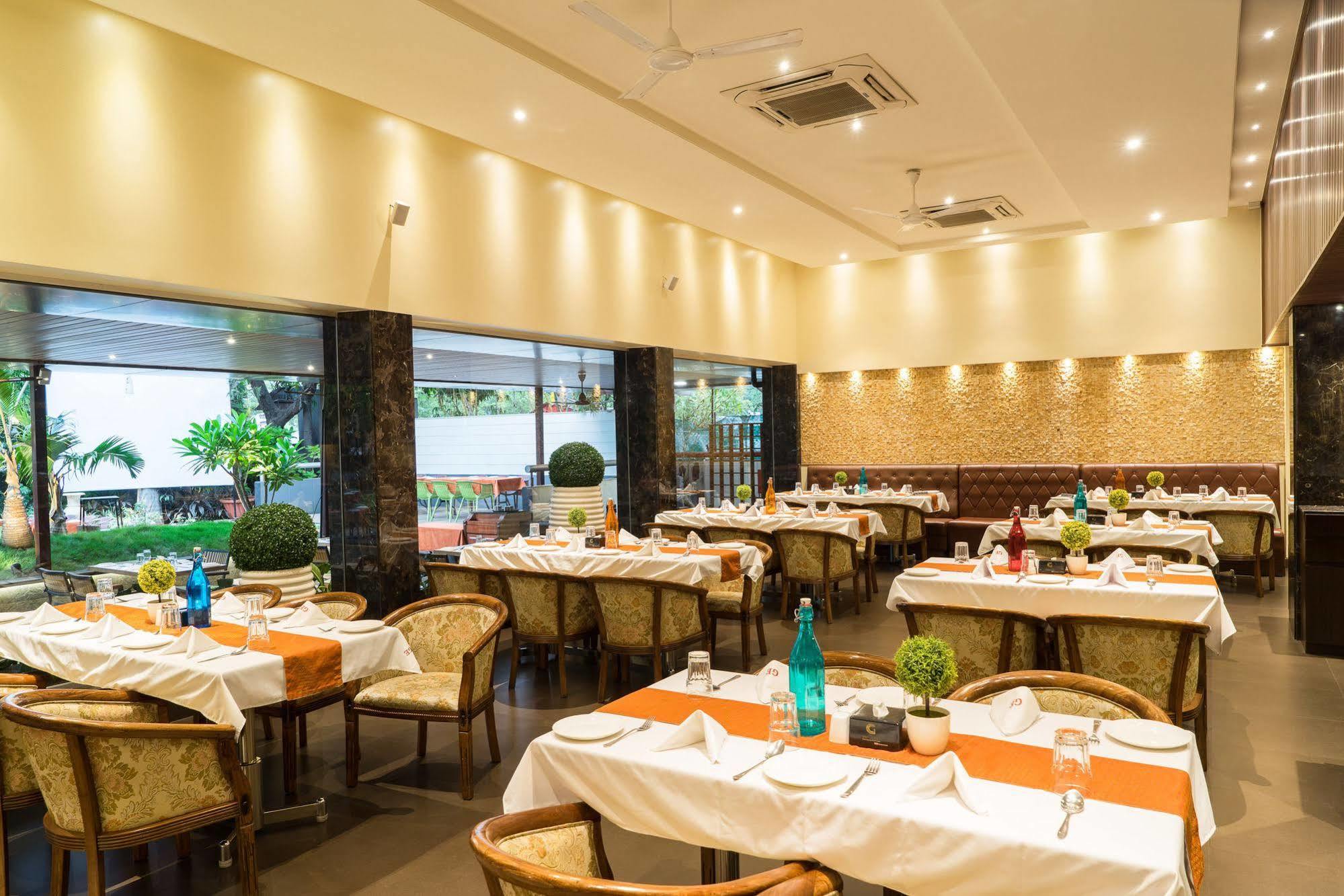 Treebo Premium Grand Emerald Pimpri-Chinchwad Extérieur photo