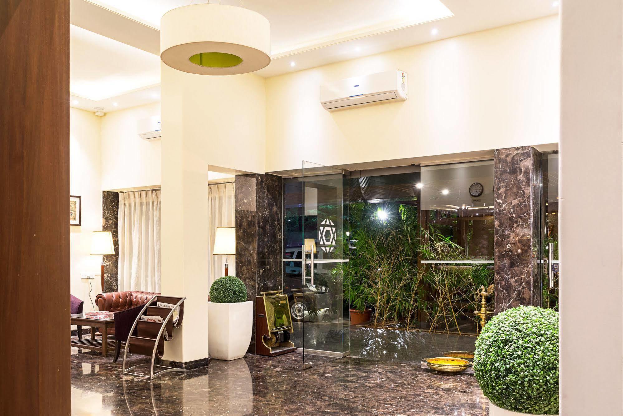 Treebo Premium Grand Emerald Pimpri-Chinchwad Extérieur photo
